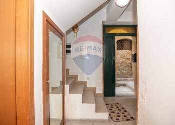 Scale - Casa indipendente Via Falcone
 
7, Caltagirone - foto 4