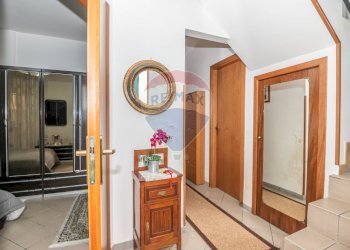 Hall / corridoio - Casa indipendente Via Falcone
 
7, Caltagirone - foto 5