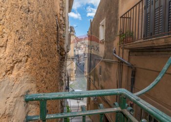 Edificio all\'aperto - Casa indipendente Via Falcone
 
7, Caltagirone - foto 11