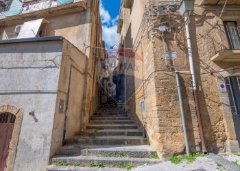Edificio all\'aperto - Casa indipendente Via Falcone
 
7, Caltagirone - foto 42