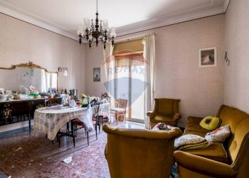 Sala da pranzo - Quadrilocale Via Celeste
 
98, Catania - foto 11