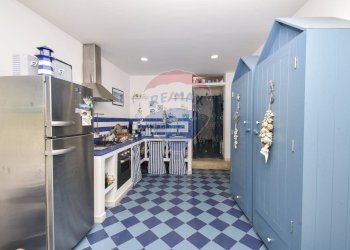 Cucina - Bilocale contrada pietre nere
 
6, Giardini-Naxos - foto 12