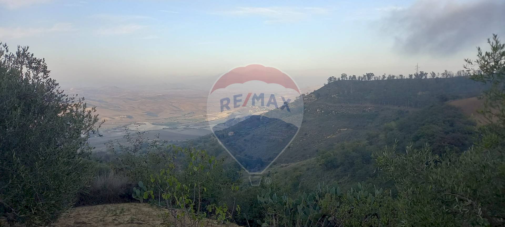 Vista delle montagne - Terreno agricolo contrada Santitta
sn, San Michele di Ganzaria - foto 2