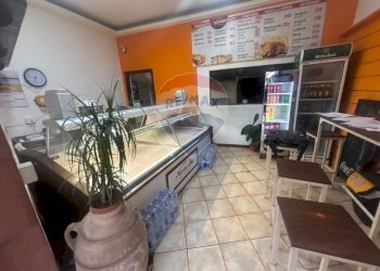 Soggiorno - Attività Commerciale Piazza Don Diego
 
33, Pedara - foto 4