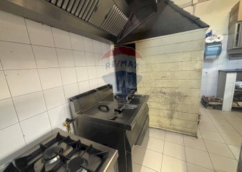 Cucina - Attività Commerciale Piazza Don Diego
 
33, Pedara - foto 15