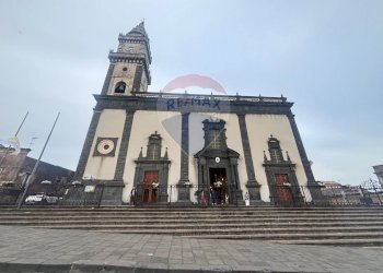 Edificio all\'aperto - Attività Commerciale Piazza Don Diego
 
33, Pedara - foto 22