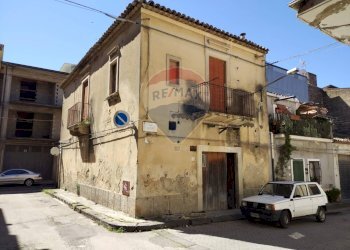 Edificio all\'aperto - Casa indipendente via alessandro volta
 
112, Grammichele - foto 1