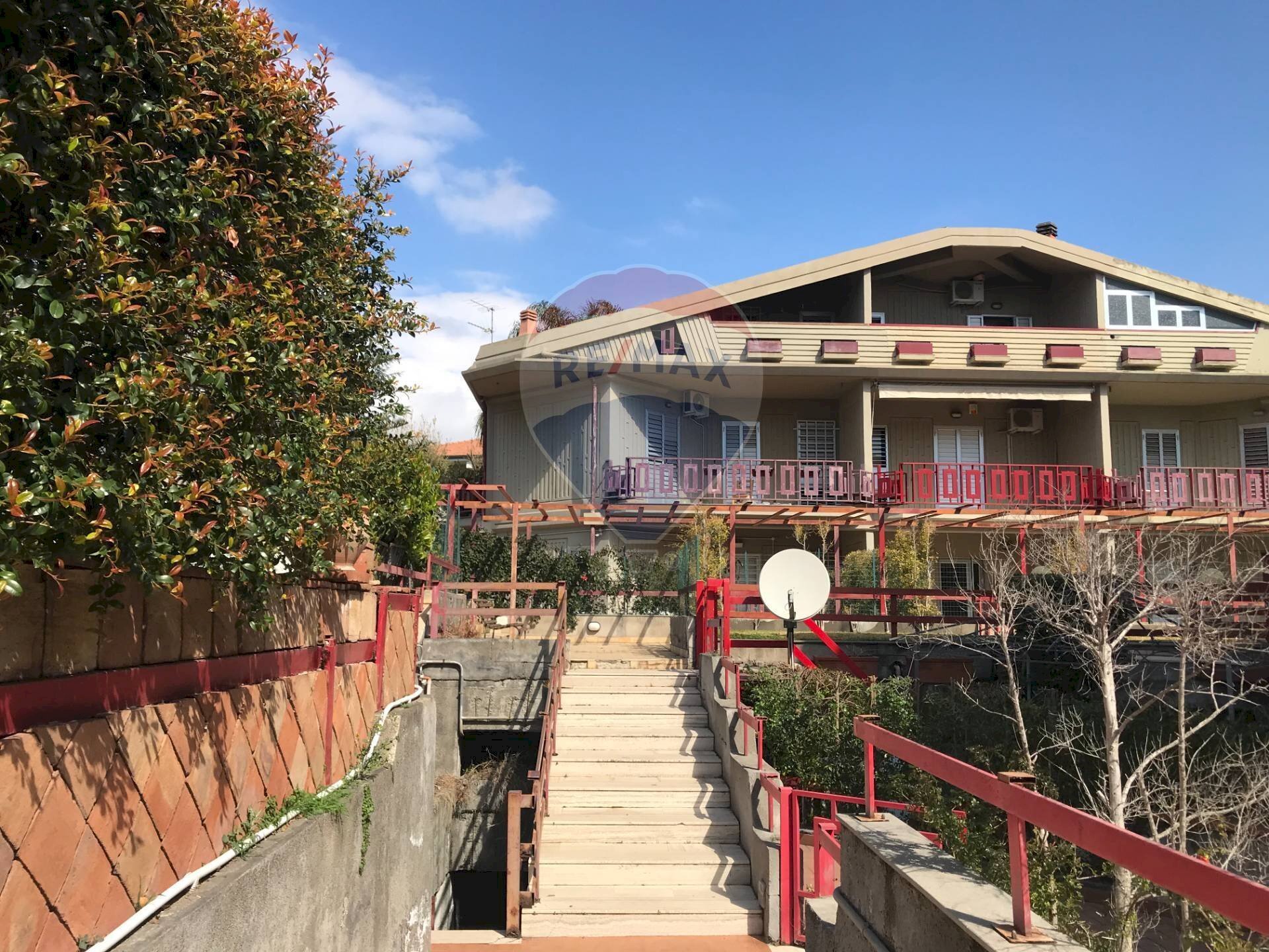 Casa all\'aperto - Villa via san michele arcangelo
 
snc, Sant'Agata Li Battiati - foto 1