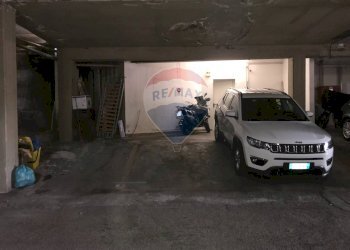 Parcheggio - Villa via san michele arcangelo
 
snc, Sant'Agata Li Battiati - foto 29