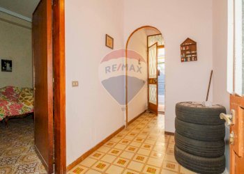 Hall / corridoio - Casa indipendente Via Raffaello Sanzio
 
14, Viagrande - foto 5