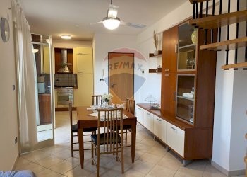 Sala da pranzo - Trilocale via spiaggia
 
21, Mascali - foto 1