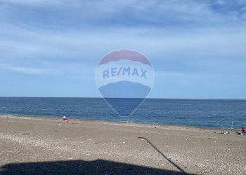 Vista dell\'acqua - Trilocale via spiaggia
 
21, Mascali - foto 34