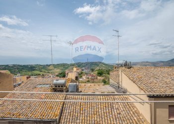 Edificio all\'aperto - Casa semi indipendente Via Massimo D'Antona
 
25, Caltagirone - foto 13
