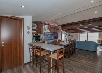 Sala da pranzo - Casa semi indipendente Via Massimo D'Antona
 
25, Caltagirone - foto 28