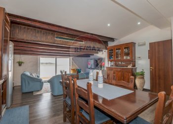 Sala da pranzo - Casa semi indipendente Via Massimo D'Antona
 
25, Caltagirone - foto 30