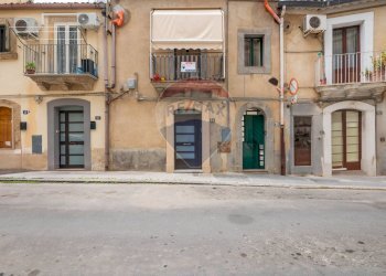 Edificio all\'aperto - Casa semi indipendente Via Massimo D'Antona
 
25, Caltagirone - foto 47