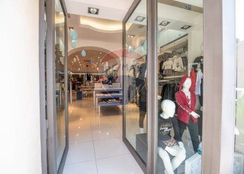 Cabina armadio - Commercial Premises via Roma
95, Caltagirone - photo 2