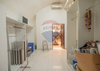 Hall / corridoio - Commercial Premises via Roma
95, Caltagirone - photo 20