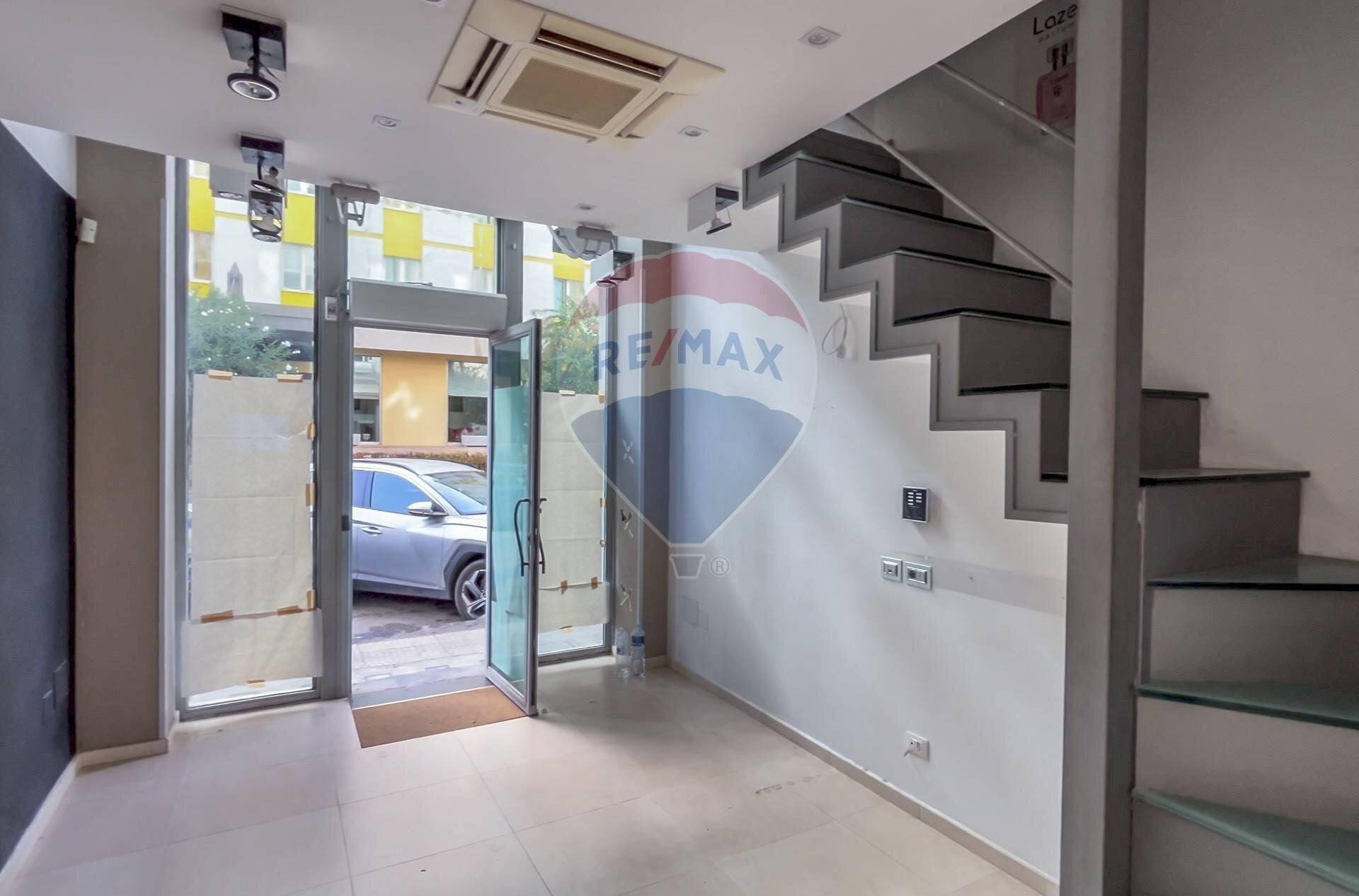 Scale - Commercial Premises Via Ticino
 
12, Siracusa - photo 1