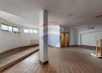 Stanza vuota - Commercial Premises Via Circonvallazione Ovest
 
94, Ciserano - photo 17