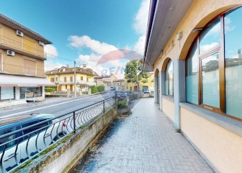 Balcone - Commercial Premises Via Circonvallazione Ovest
 
94, Ciserano - photo 21