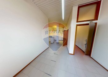 Hall / corridoio - Negozio via gran paradiso
 
9, Segrate - foto 3