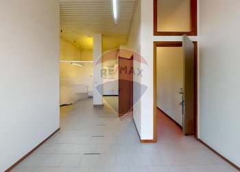 Hall / corridoio - Negozio via gran paradiso
 
9, Segrate - foto 4