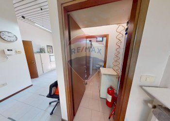 Hall / corridoio - Negozio via gran paradiso
 
9, Segrate - foto 10