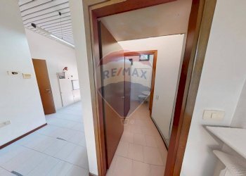 Hall / corridoio - Negozio via gran paradiso
 
9, Segrate - foto 11