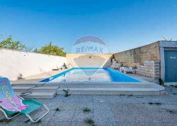 Piscina - Villa a Schiera II Traversa Strada Pizzillo
 
14, Bari - foto 18