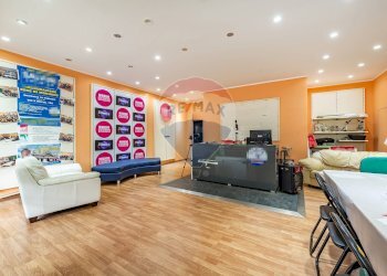 Sala da pranzo - Locale Commerciale Via X Marzo
 
128, Modugno - foto 8