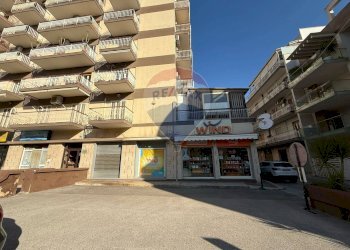 Edificio all\'aperto - Locale Commerciale Via X Marzo
 
128, Modugno - foto 10