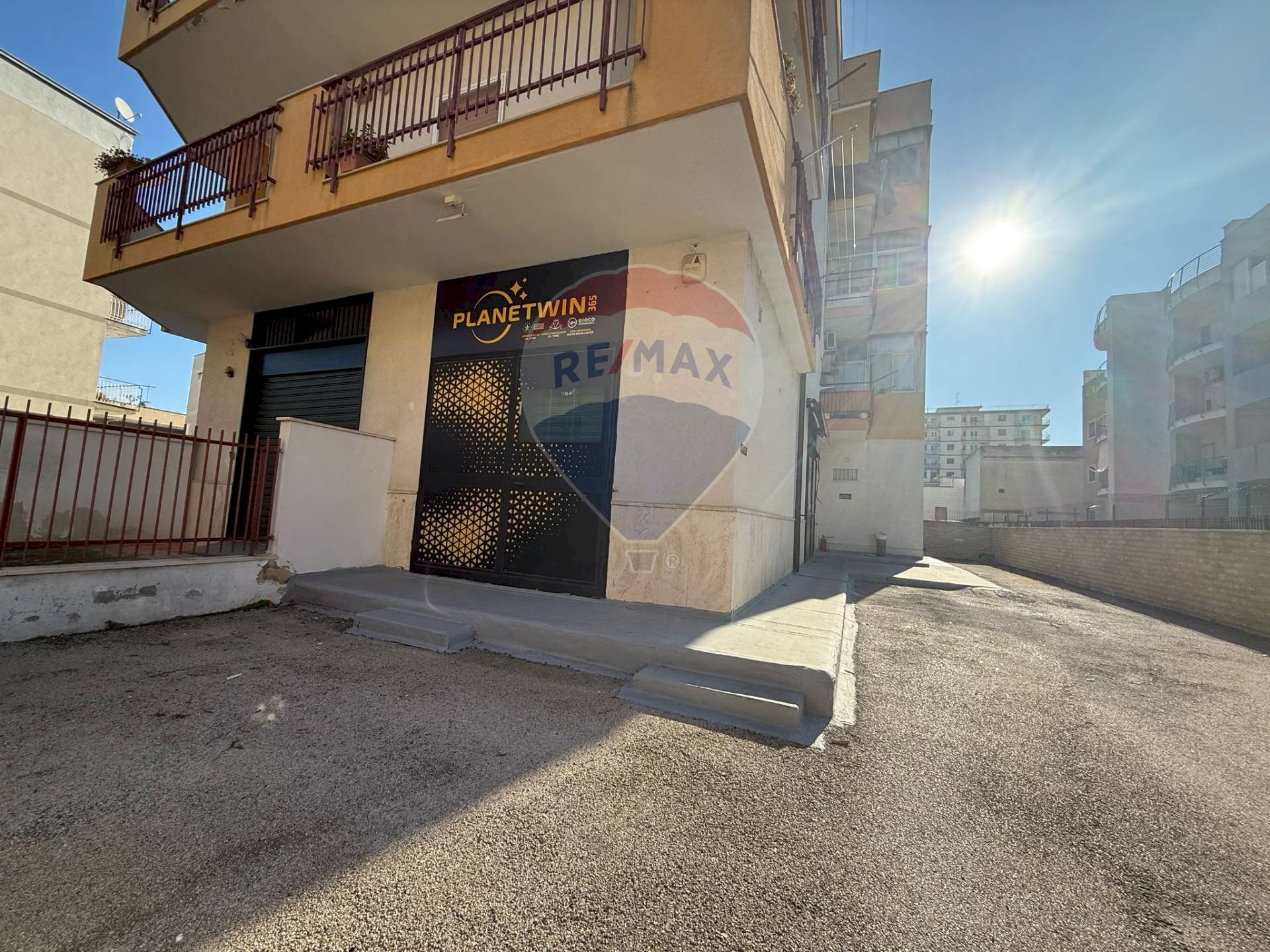 Edificio all\'aperto - Locale Commerciale Via Arezzo
6, Modugno - foto 2