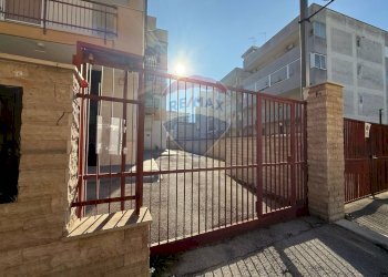 Balcone - Locale Commerciale Via Arezzo
 
6, Modugno - foto 3