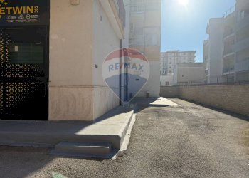 Edificio all\'aperto - Locale Commerciale Via Arezzo
 
6, Modugno - foto 8