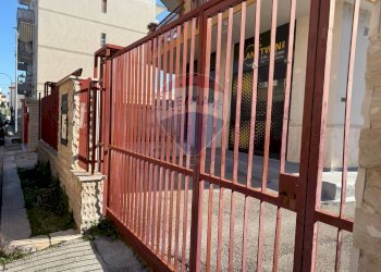 Balcone - Locale Commerciale Via Arezzo
 
6, Modugno - foto 10