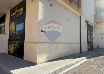 Edificio all\'aperto - Locale Commerciale Via Arezzo
 
6, Modugno - foto 19