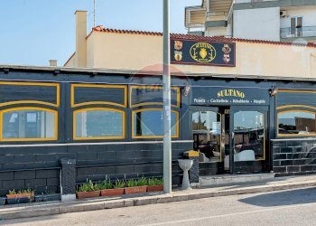 Edificio all\'aperto - Attività Commerciale Grotta Regina
 
2, Bari - foto 3