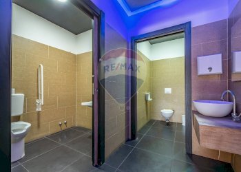 Bagno - Attività Commerciale Grotta Regina
 
2, Bari - foto 12