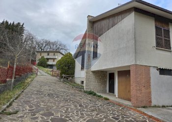 Casa all\'aperto - Villa loc. Valdolmo
 
53, Sassoferrato - foto 1