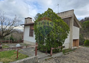 Casa all\'aperto - Villa loc. Valdolmo
 
53, Sassoferrato - foto 2