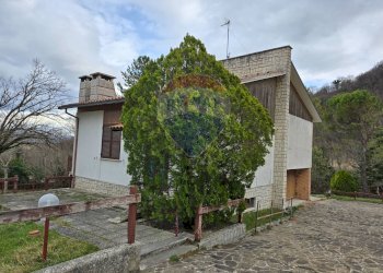 Casa all\'aperto - Villa loc. Valdolmo
 
53, Sassoferrato - foto 5