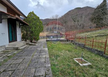 Vista delle montagne - Villa loc. Valdolmo
 
53, Sassoferrato - foto 12