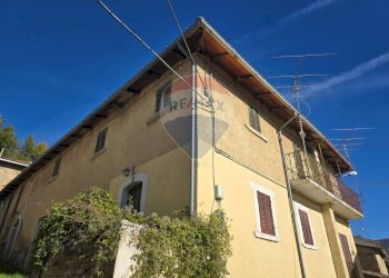 Edificio all\'aperto - Terreno agricolo Fraz. Cavallari
 
0, Montereale - foto 4