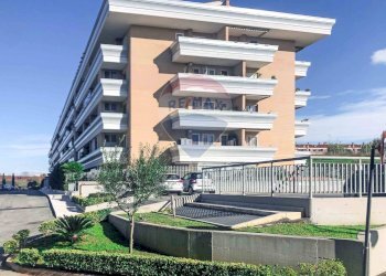 Edificio all\'aperto - Appartamento Viale Italo Calvino
49, Roma - foto 4