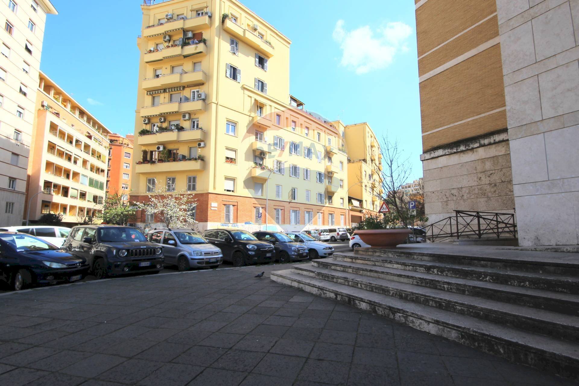 Edificio all\'aperto - Trilocale Piazza Asti, Roma - foto 3