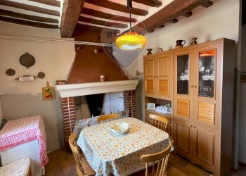 Sala da pranzo - Appartamento via giacomo leopardi
 
36, Poggio San Vicino - foto 2