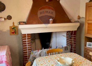 Sala da pranzo - Appartamento via giacomo leopardi
 
36, Poggio San Vicino - foto 3
