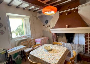 Sala da pranzo - Appartamento via giacomo leopardi
 
36, Poggio San Vicino - foto 4