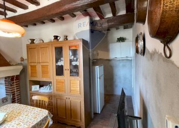 Sala da pranzo - Appartamento via giacomo leopardi
 
36, Poggio San Vicino - foto 5